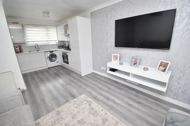 16 Faskin Place, Glasgow photo 4