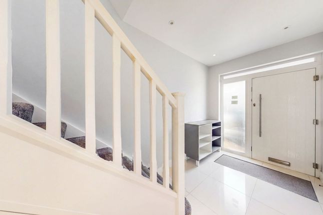 110 Burnley Road, London photo 3