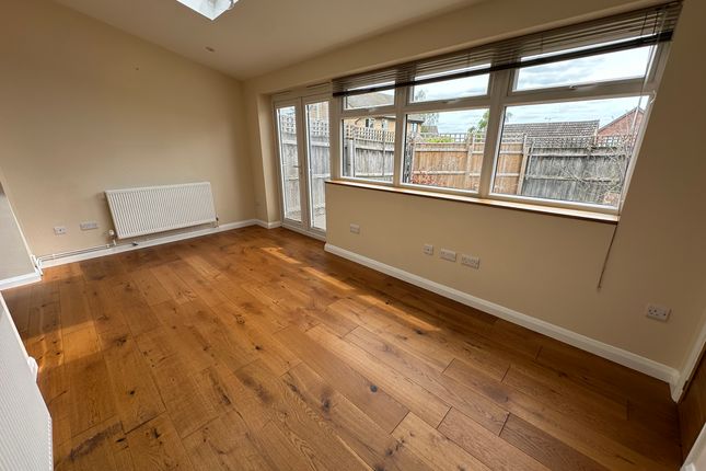 12 Flatford Close, Stowmarket photo 5