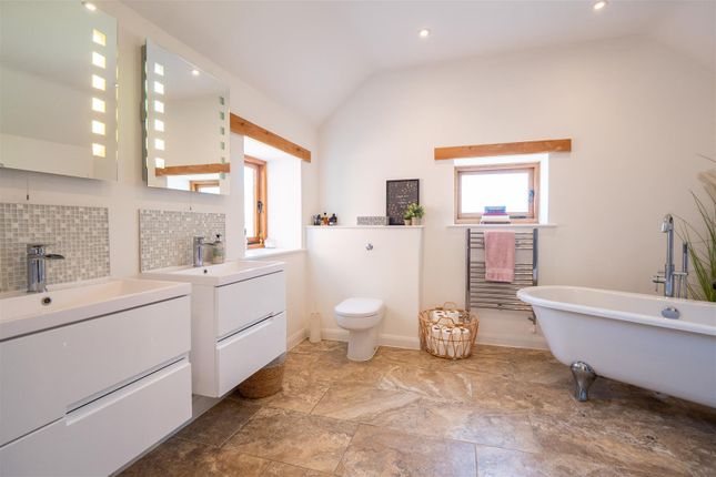 Principal Ensuite.Jpg