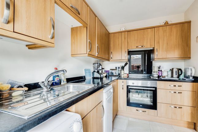 6, Cloudberry Road, Swindon photo 4