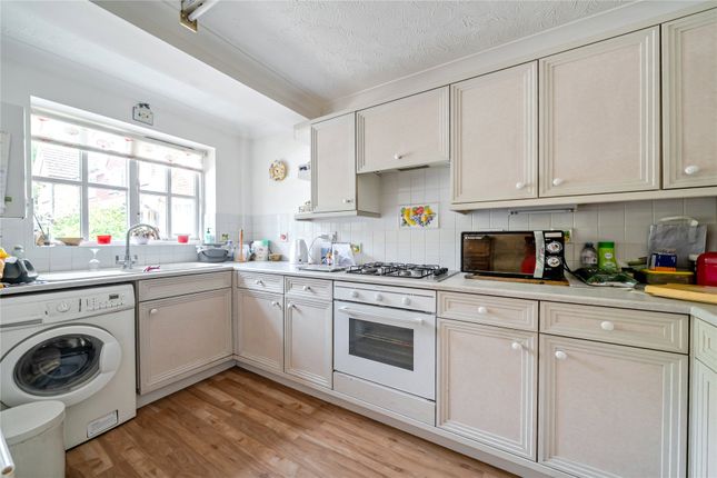 6, Duxberry Close, Bromley photo 4