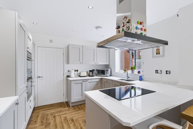 30 Winterbourne Gardens, Warrington photo 4