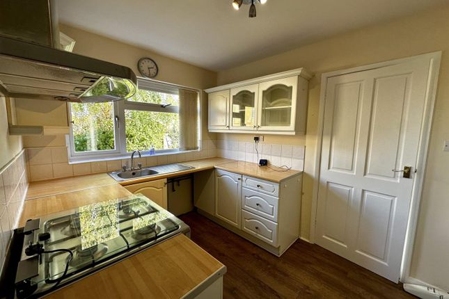 Brook Drive, Corsham photo 3