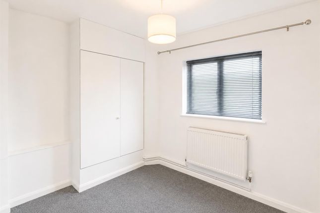 90, Leavesden Road, Watford photo 4