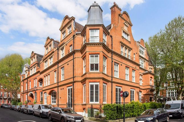 Thumbnail Flat to rent in Kensington Court, Kensington