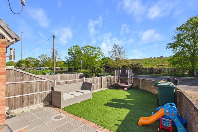 1, Pippins Court, Surrey photo 3