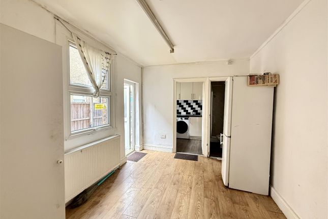 34, Cecil Road, Harrow photo 3