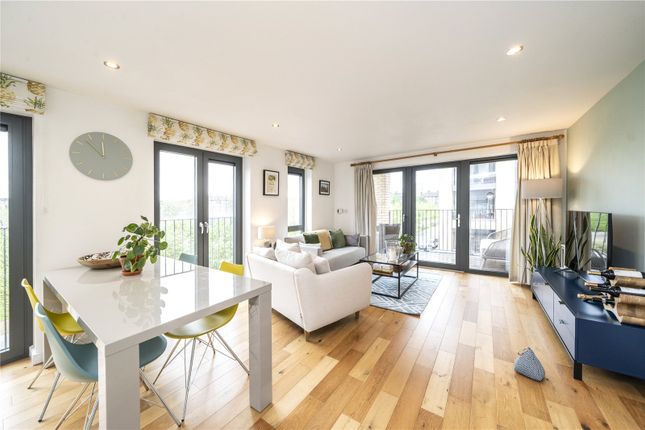Thumbnail Flat to rent in Eythorne Road, London