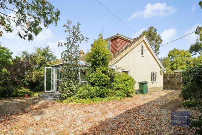 Thumbnail Semi-detached house for sale in Hillside, Aldington
