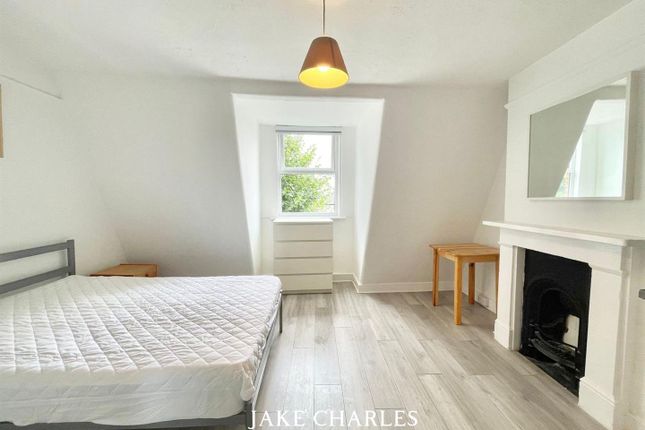 Room D, first floor, 807, High Road, North Finchley, London photo 3
