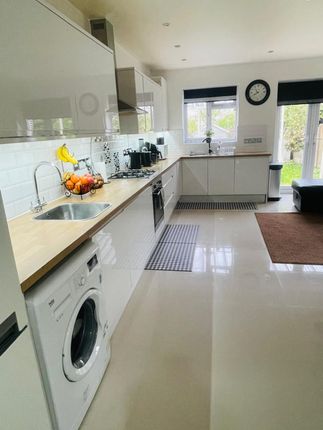 Double Bedroom To Rent Close To Seven King Station - Â£850 Pcm