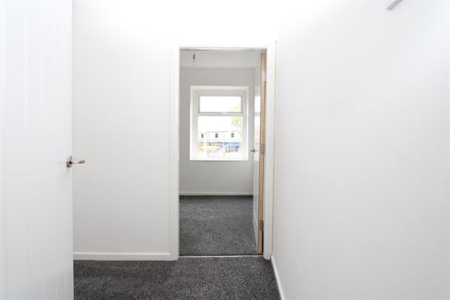 17, Westgate, Heckmondwike photo 5