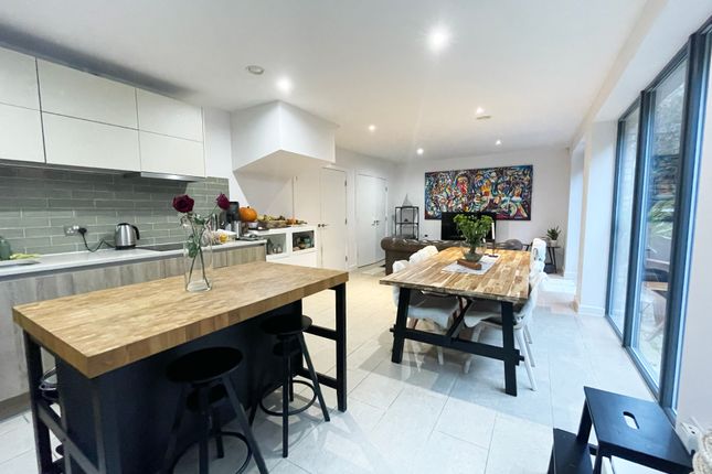 5-bed house on Beatrice Place, London, £1,450,000