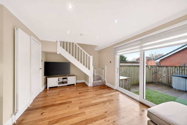 28 Auchinleck Gardens, Glasgow photo 2