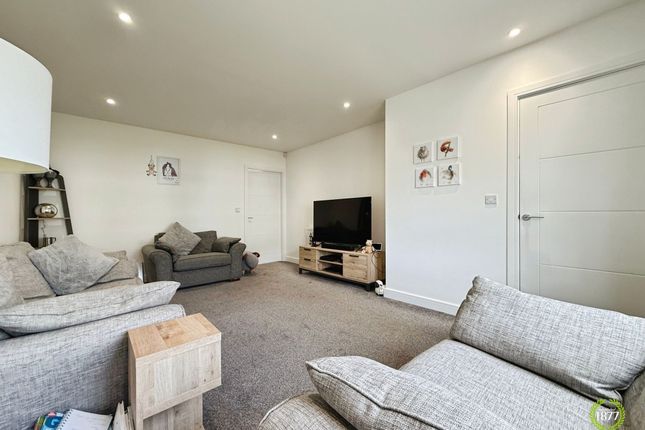 11 Balmoral Gardens, Darwen photo 2