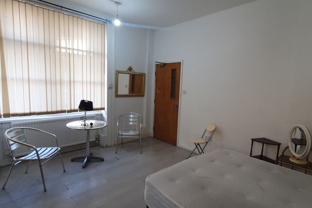 Flat 1, 74, Duckworth Lane, Bradford photo 3