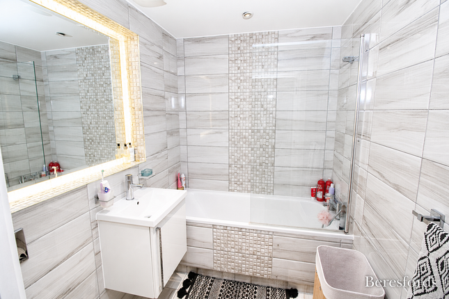 Flat 5, Crownage House,, Radford Way, Billericay photo 5