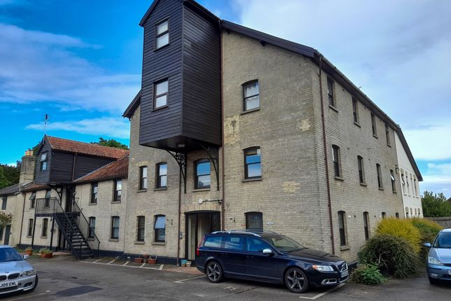 3 bed flat for sale in Clovers Court, Stowmarket IP14