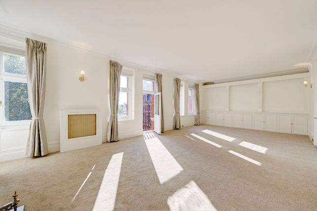 Thumbnail Flat for sale in Iverna Court, London