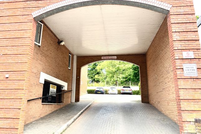 Flat 25, Montpelier Court, St. Davids Hill, Exeter photo 4