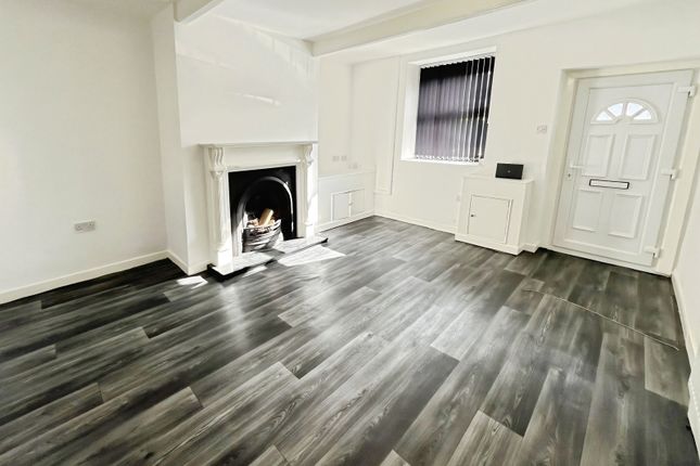 25, Bankbottom, Glossop photo 4