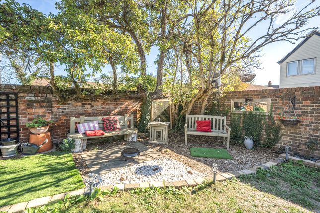15, Yew Tree Close, Buckinghamshire photo 4
