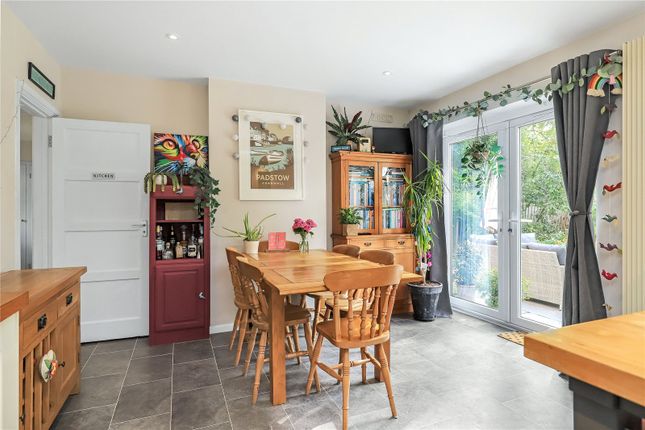 19, Assisi Road, Wiltshire photo 4