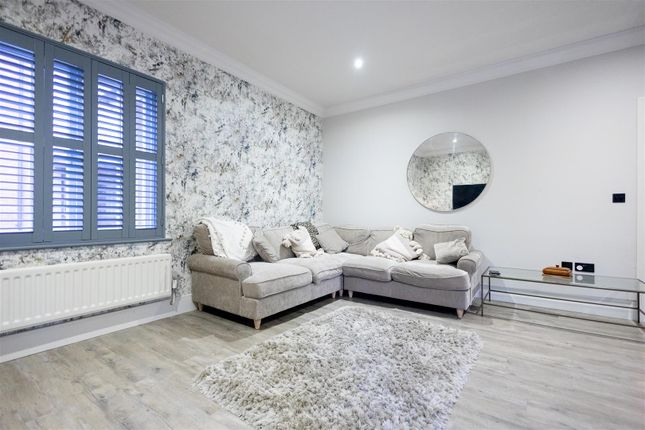 7 Stonegate, The Limes, Ingatestone photo 5