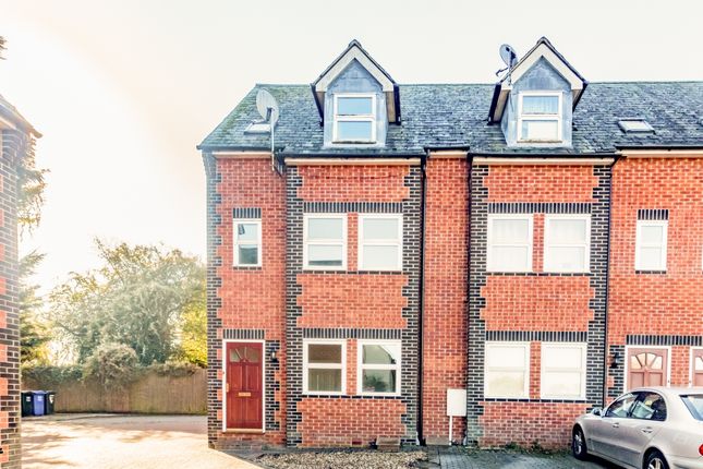 Thumbnail Town house to rent in Berrymoor Road, Banbury