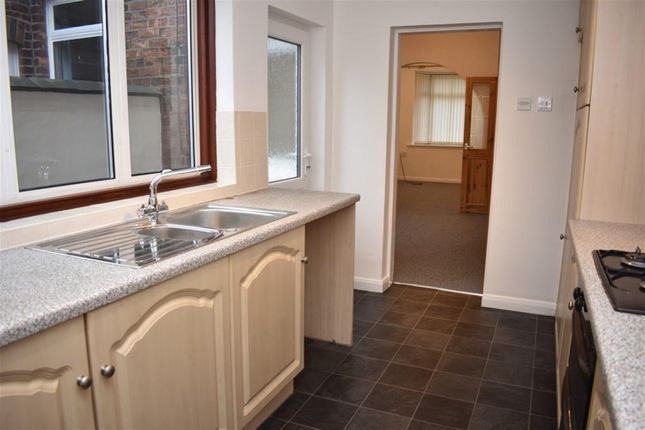 10, Lea Avenue, Crewe photo 5