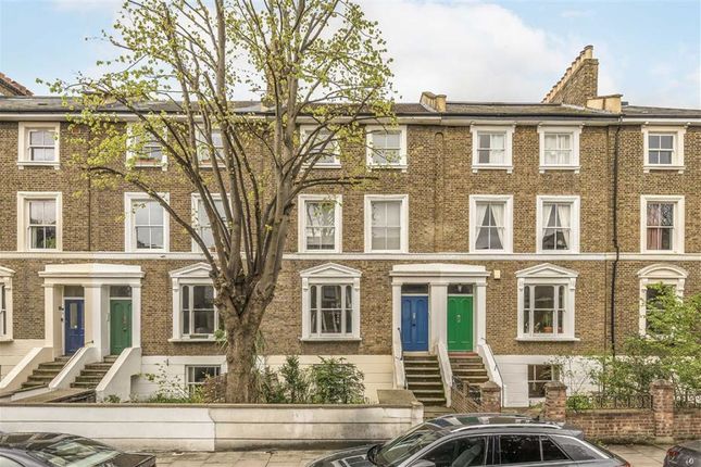 Flat for sale in Manor Avenue, London