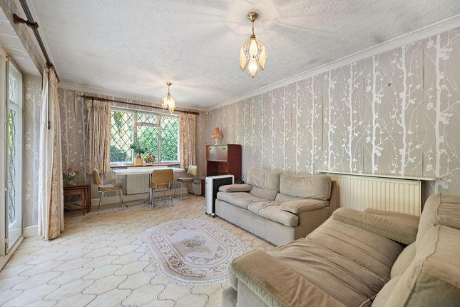 12, Bellfield Avenue, Harrow photo 4