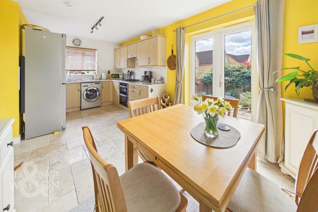 2 Thacker Way, Norwich photo 4