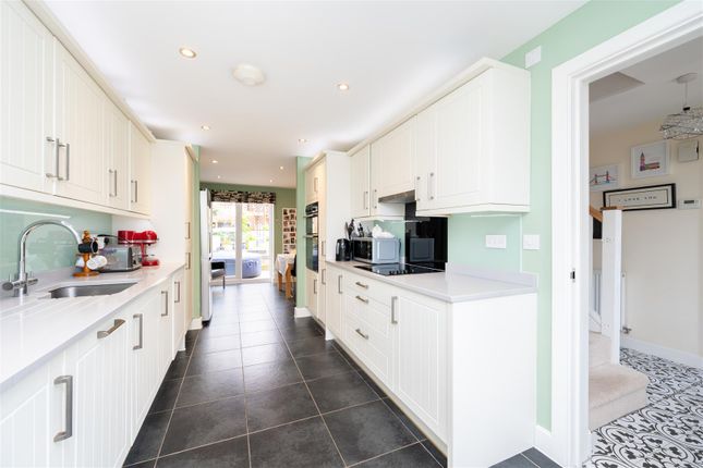 83, Larkspur Drive, Burgess Hill photo 3
