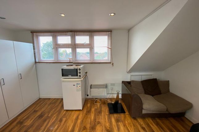 Thumbnail Studio to rent in Lady Margaret Road, Southall