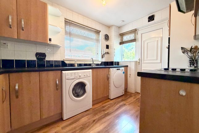1 Abbots Terrace, Airdrie photo 5