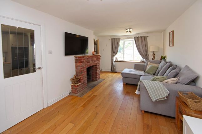 19, Windsor Crescent, Broseley photo 4