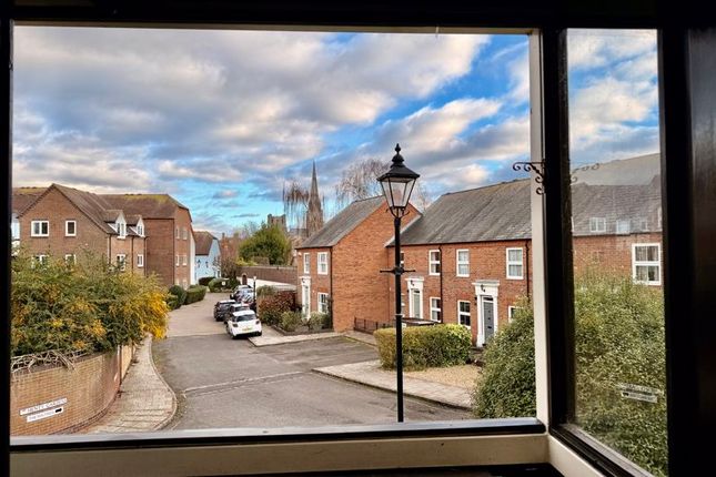 6, Henty Gardens, Chichester photo 3