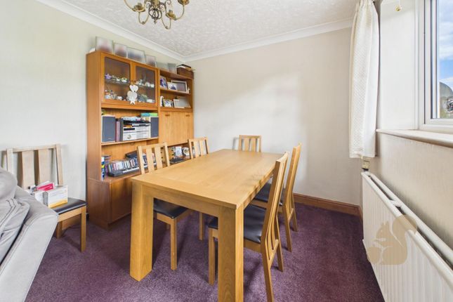 8, Orchard Croft, Harlow photo 4