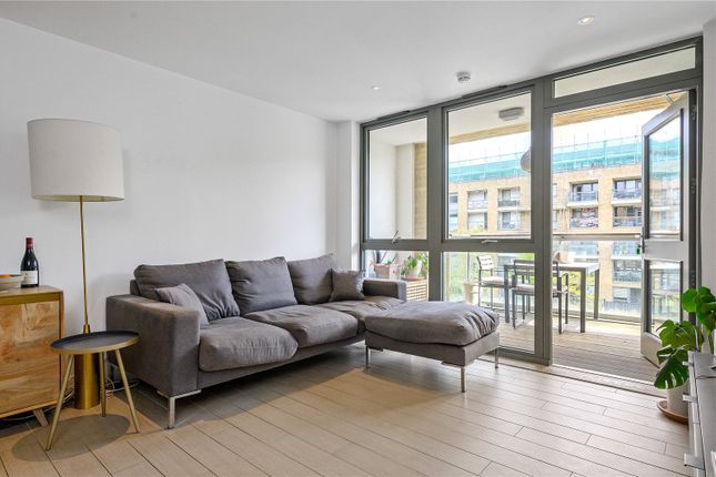 Thumbnail Flat for sale in Canalside Square, Islington, London