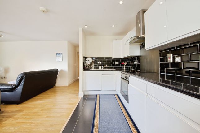 Apartment 17/Gilford House, 93 Clements Road, Ilford photo 4