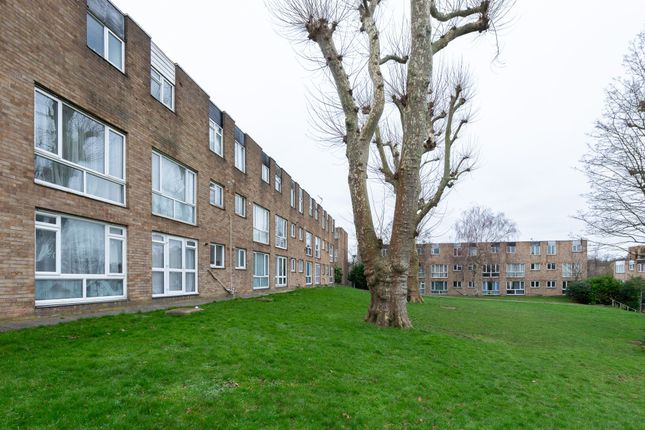 Maisonette for sale in Turnpike Link, Croydon