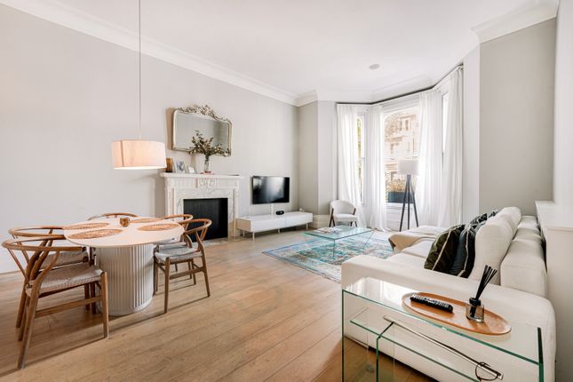 Thumbnail Flat for sale in Redcliffe Gardens, Chelsea