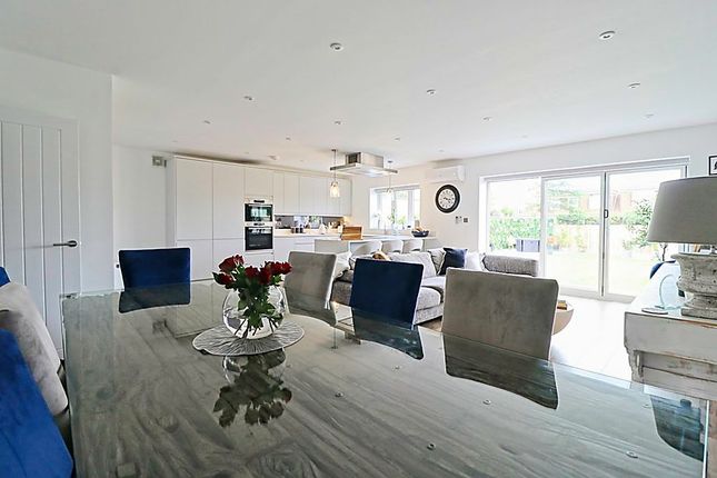 27, Watlington Road, Benfleet photo 4