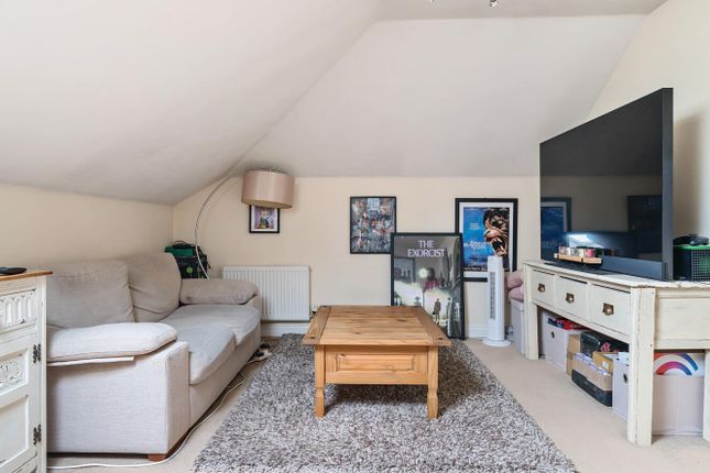Flat for sale in Carpenters Court, Andover