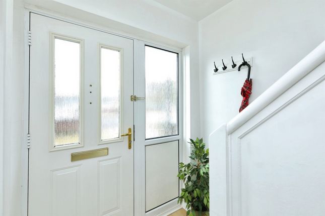 9, Queens Crescent, DONCASTER photo 4