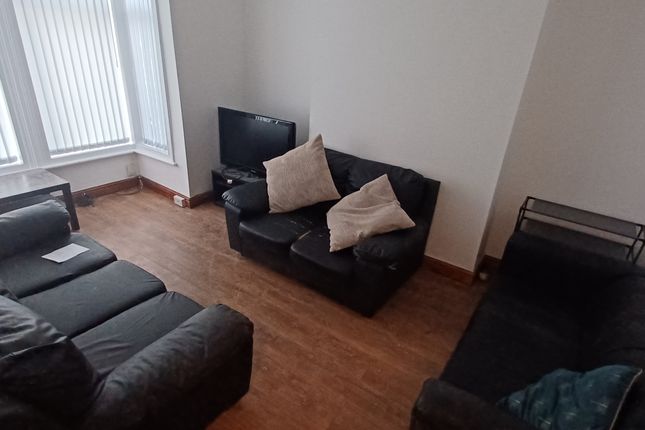 Thumbnail Terraced house to rent in Headingley Mount, Leeds