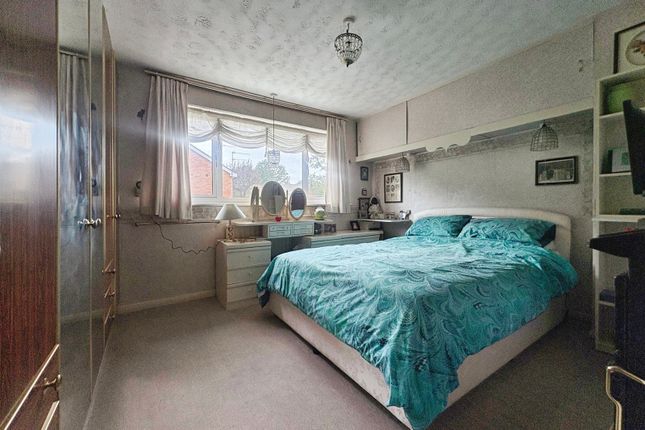 9, Oak Tree View, Surrey photo 4