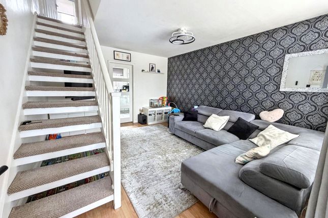 23, Byron Court, Newcastle upon Tyne photo 2
